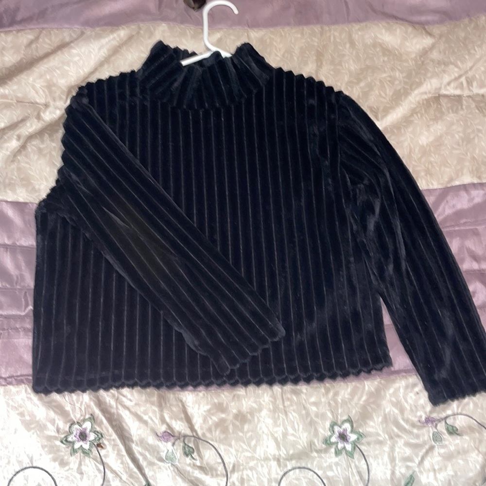 Ribbed Velvet Cropped Sweater